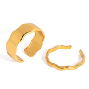18K Gold Minimalist Wave Luxury Ring