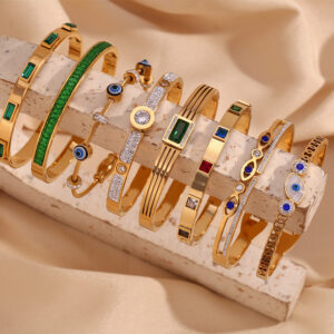 Beaded Zircon Spring Clasp Bangle