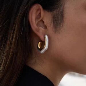 Chunky Thread Horseshoe White Resin Pearl Hoop Earrings